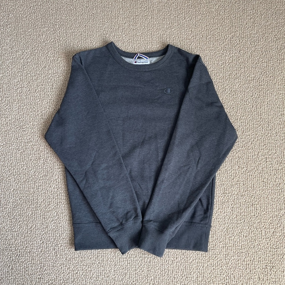 Champion Gray Sweatshirt in Size Small